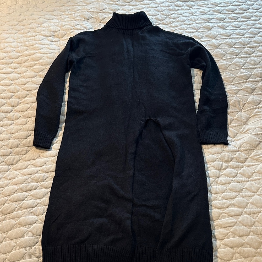 Bluivy Black Turtleneck Sweater